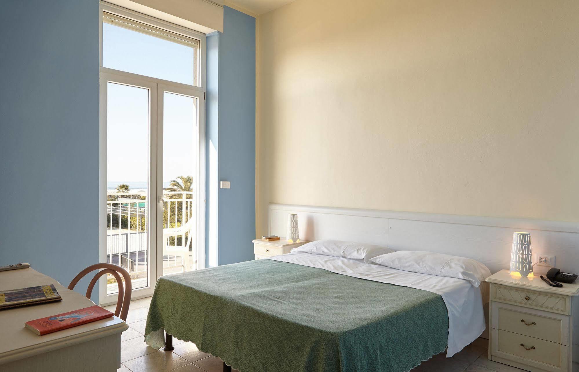 Hotel Mirage Marina di Pietrasanta Extérieur photo